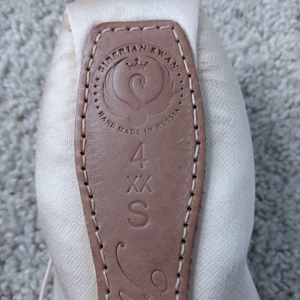 Karsavina Ballet Pointe Shoes - Women US Size 6.5 - Picture 11 of 15